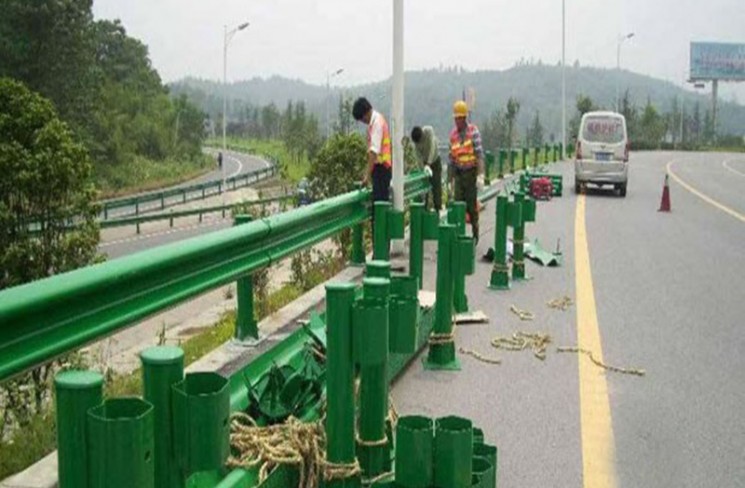 合山漳州波形护栏案例