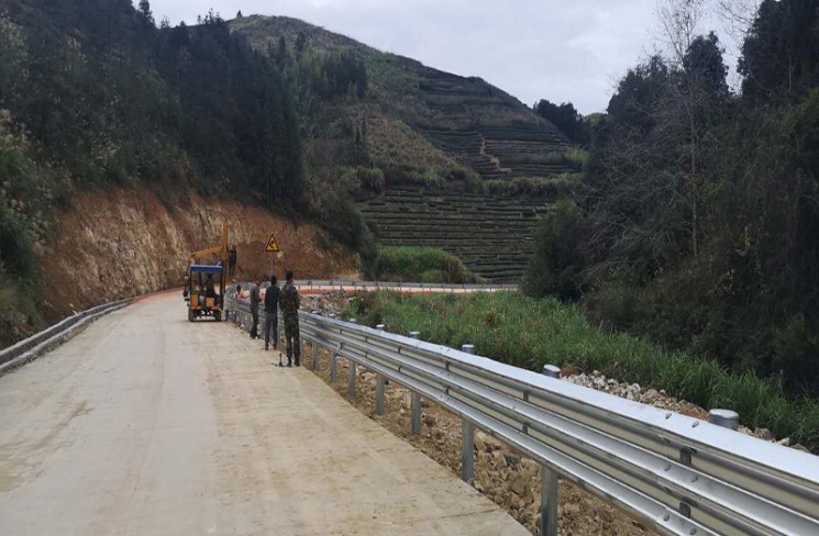 龙岩三波波形护栏厂家